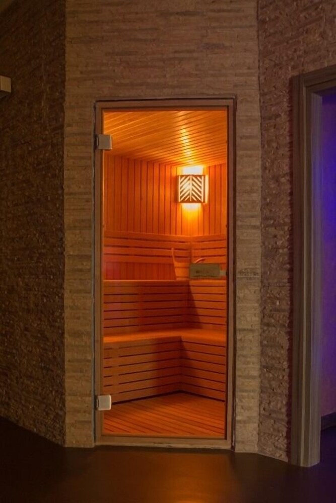 ALBERGO DELLA POSTA 28/53