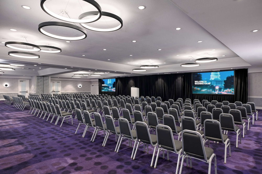 YOTEL Washington DC, Select by Hilton 37/50