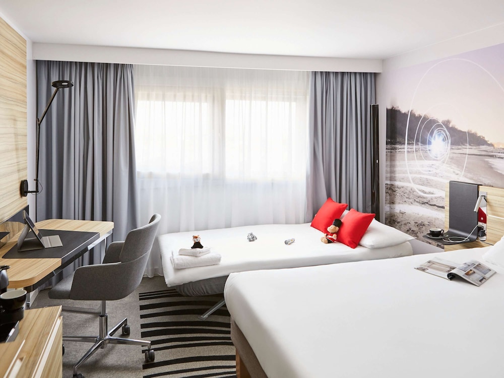 NOVOTEL BIRMINGHAM AIRPORT 14/66