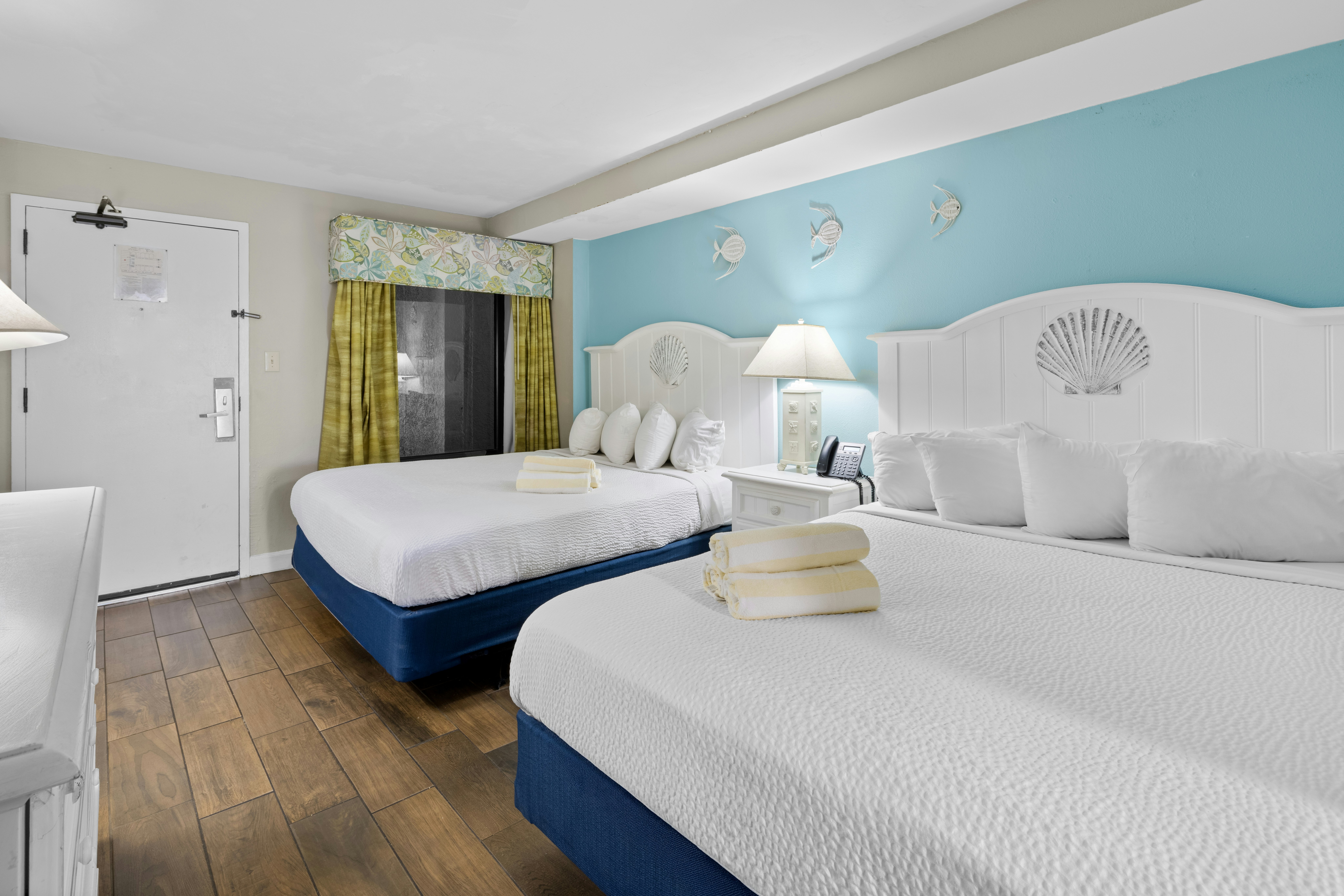 Monterey Bay Suites 19/81