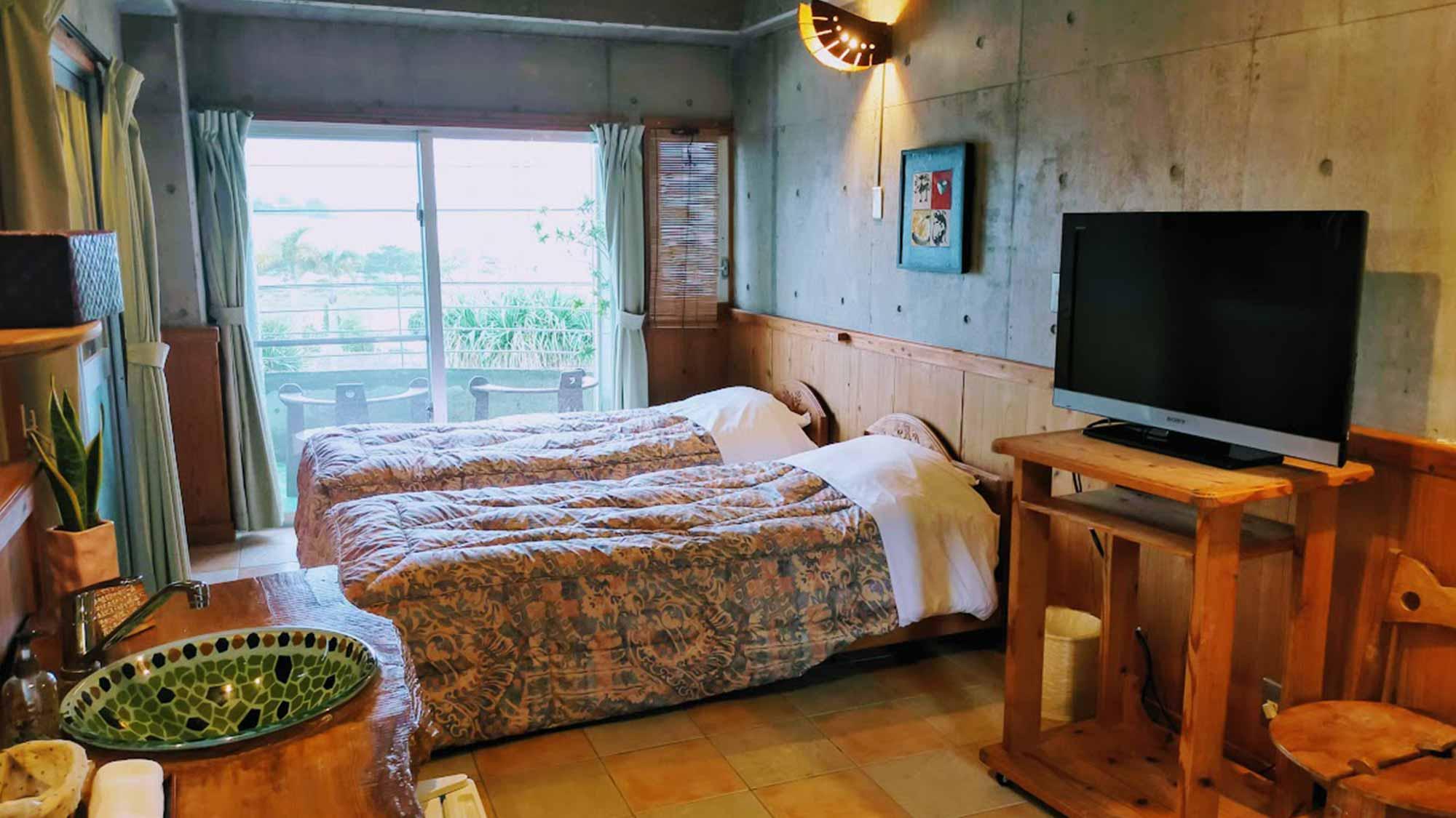Space, Twin Beds, Ocean View