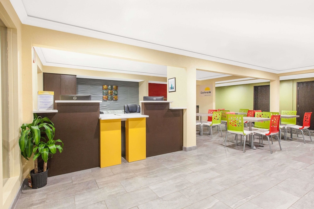 Days Inn by Wyndham Miami 5/27