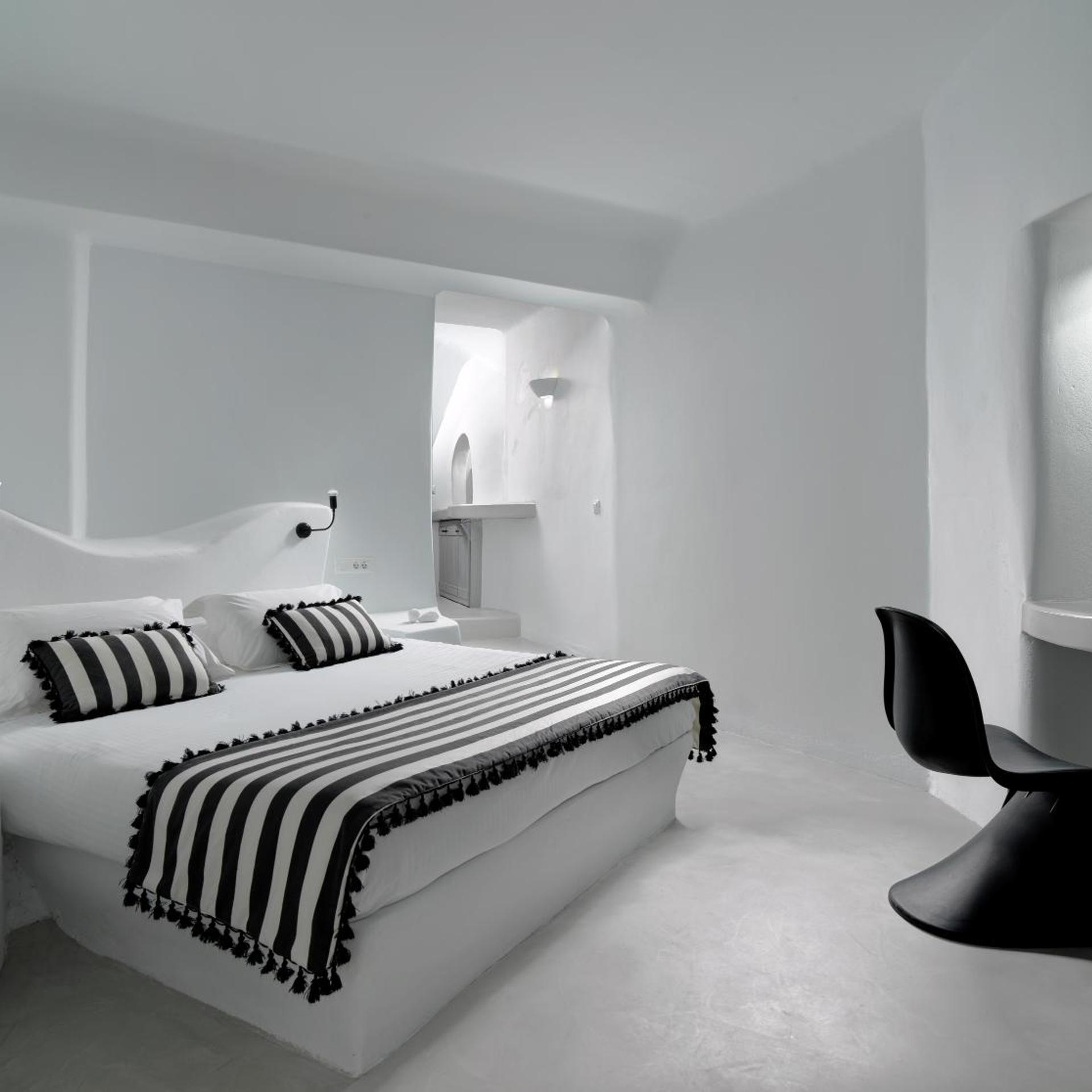 Honeymoon, Suite, Caldera View, Outdoor Jetted Tub