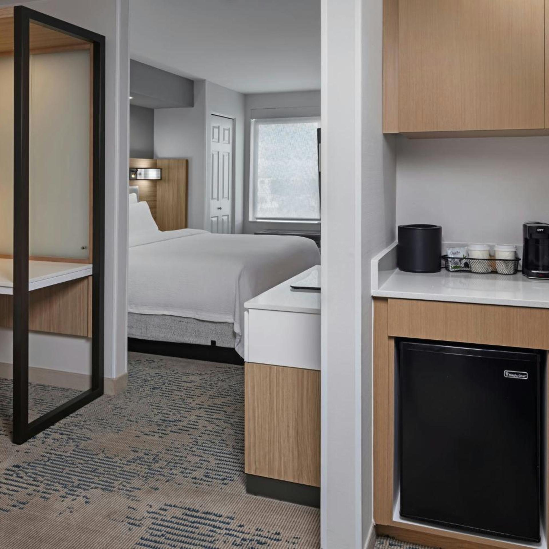 جناح بسرير كينج مع سرير سحّاب إضافي مع أريكة، SpringHill Suites Lancaster Palmdale 10/10