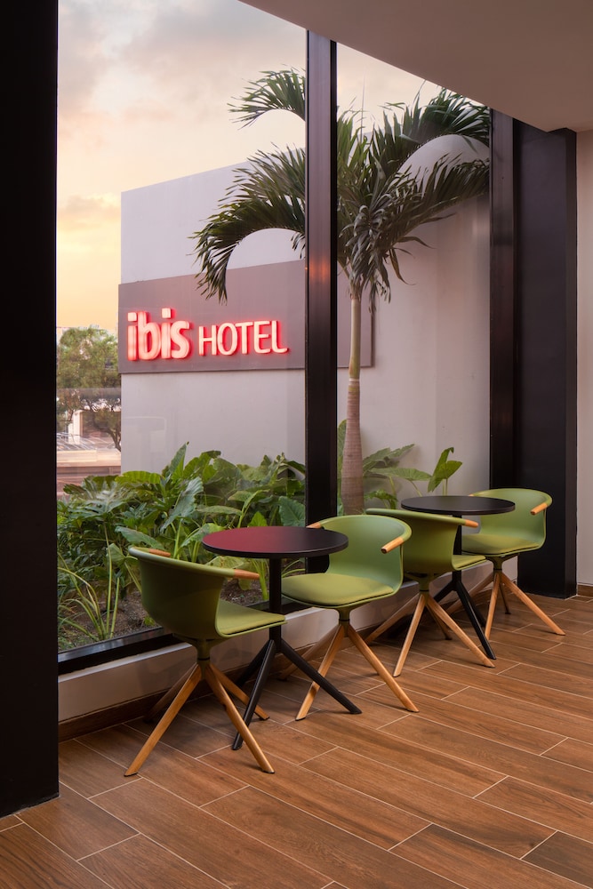 ibis Santa Cruz de la Sierra 32/50