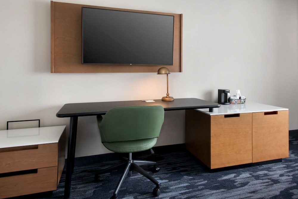 Fairfield Inn Marriott Rochester Airport 32/37