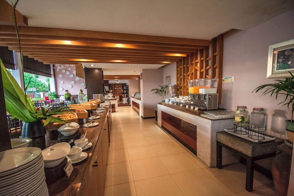 Peach Blossom Resort 30/50