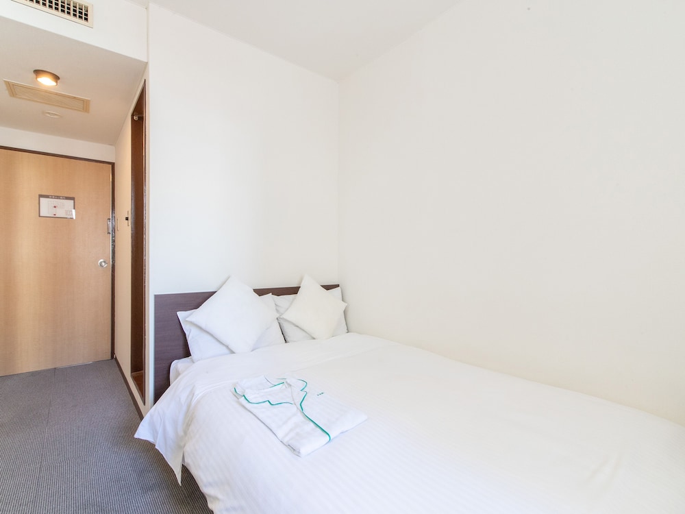 SEMI ROOM, SEMI DOUBLE BED