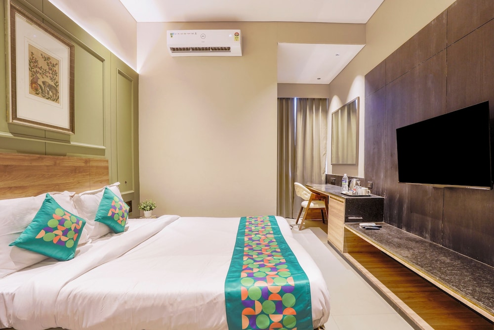 Hotel Niraali Executive 31/65