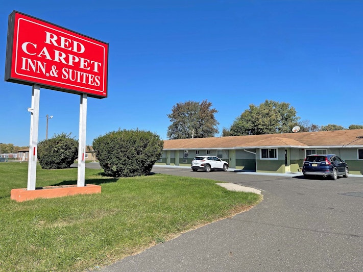 Red Carpet Inn and Suites 21/22
