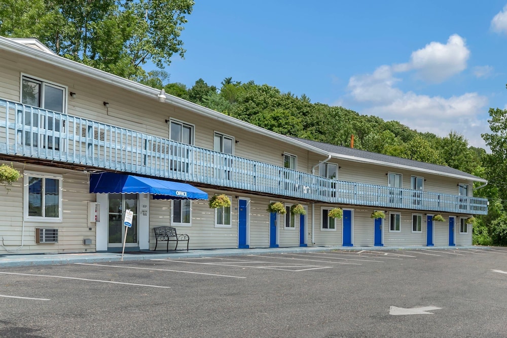 Econo Lodge Lee - Great Barrington 3/65