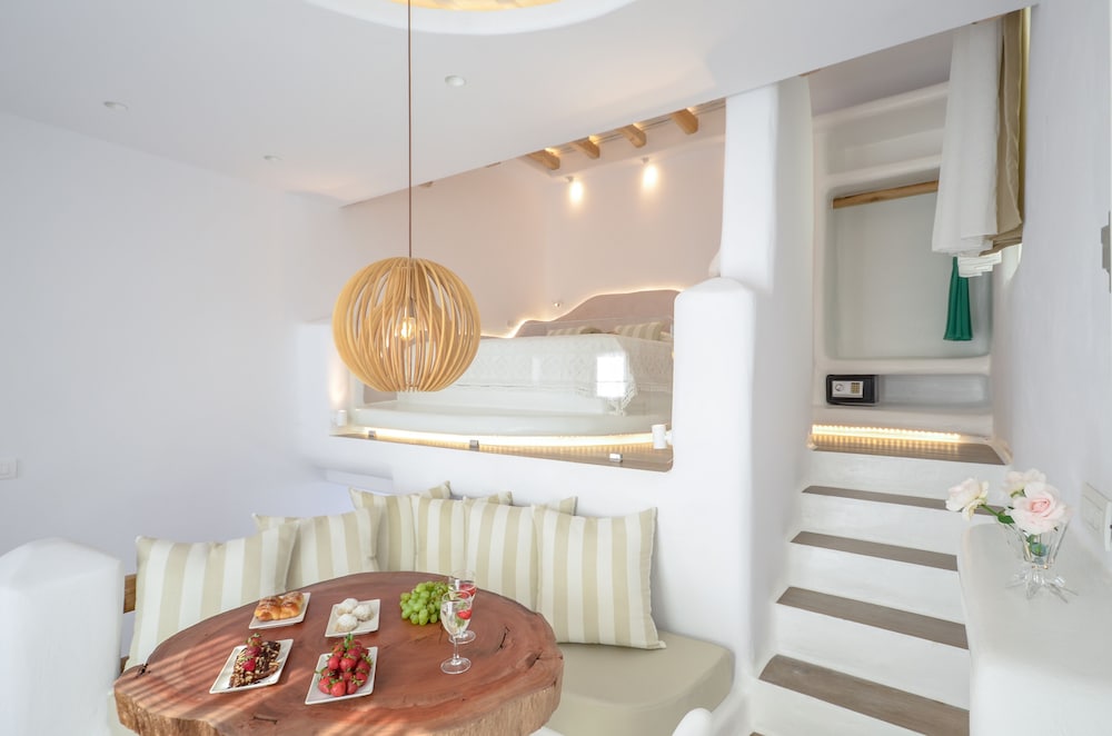 Naxos Island Escape Suites 60/71