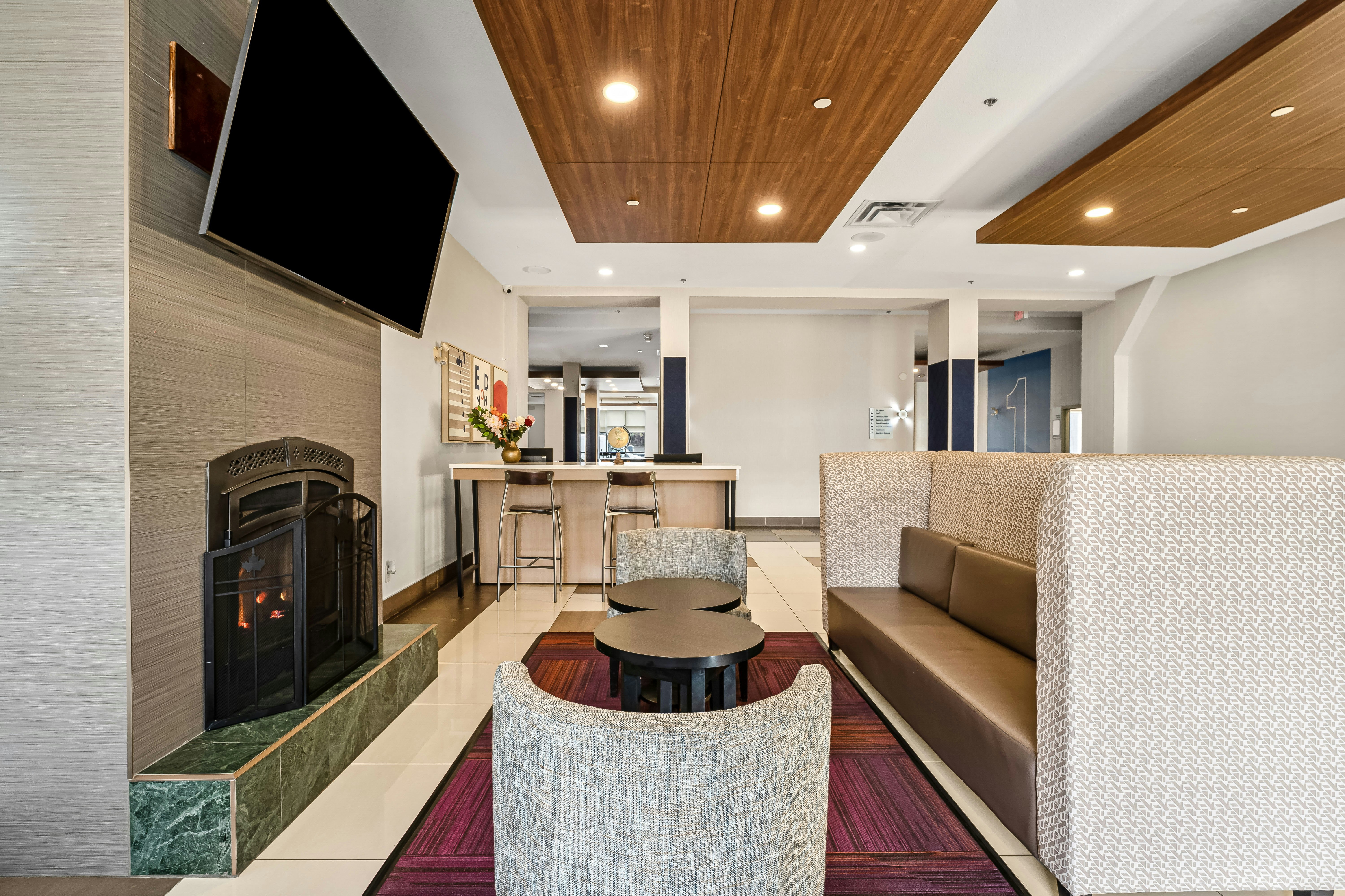 Holiday Inn Express Hotel Suites Edmonton South 33/50