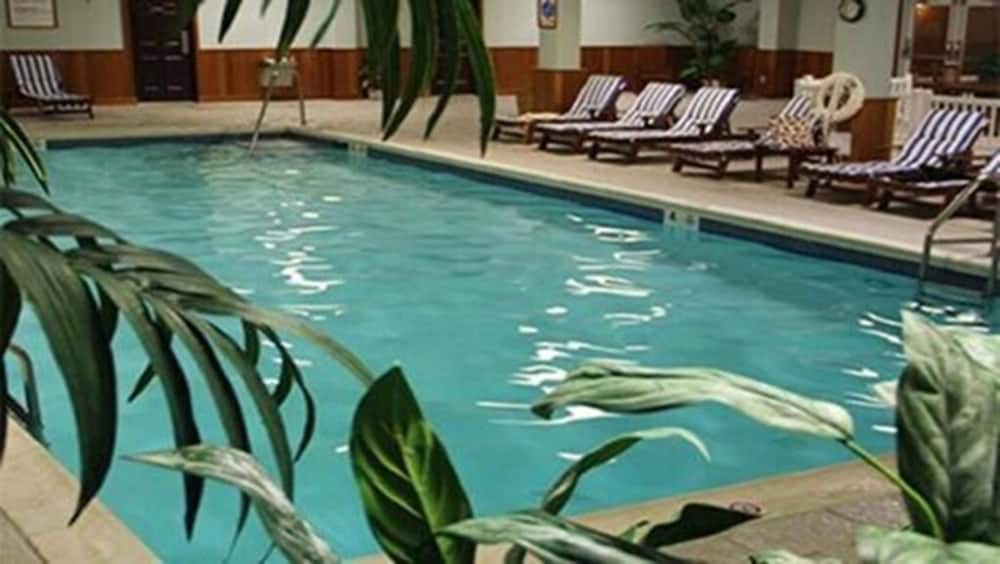 The Inn And Spa At East Wind 11/70