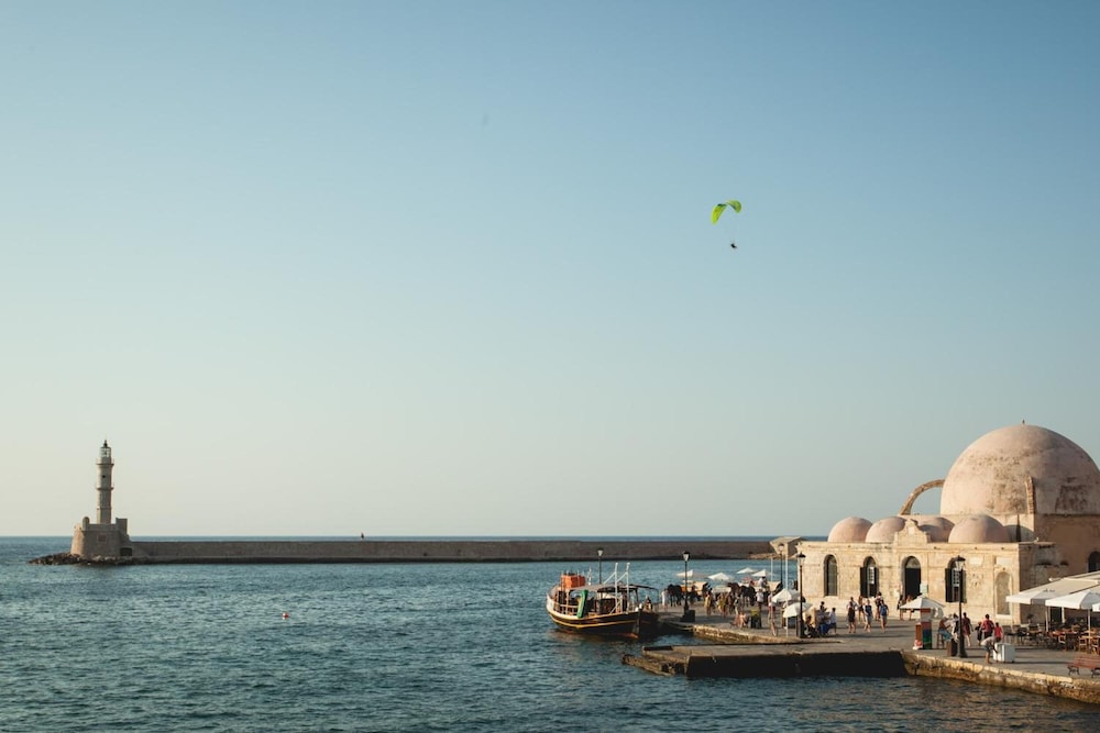 Chania Inn 32/46
