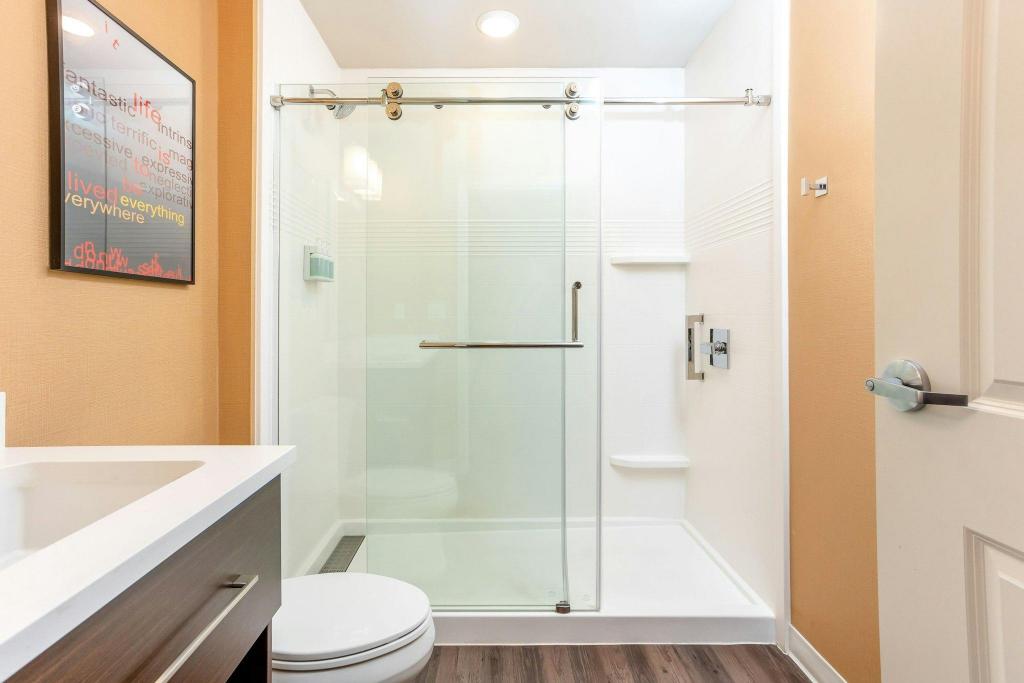 Studio, Suite, King Bed, Strip View, Sofa