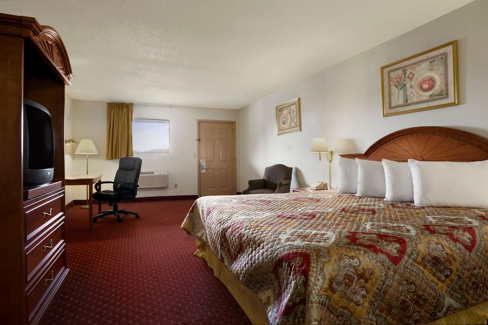 Days Inn by Wyndham Huntington 10/30