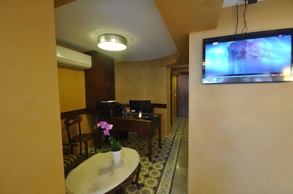 MERIAL HOTEL 41/43