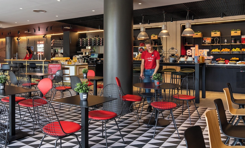 IBIS BARCELONA AEROPUERTO VILADECANS 46/62