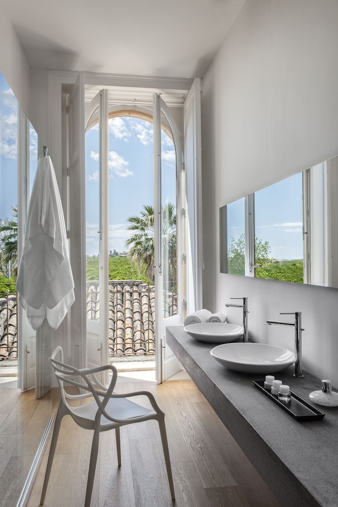 Zash Country Boutique Hotel 53/69