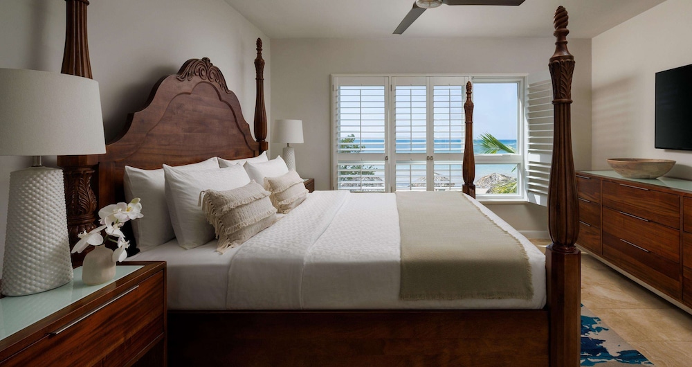 1 BEDROOM, STARLIGHT, SUITE, BEACH FRONT, BUTLER, BALCONY, BATHTUB