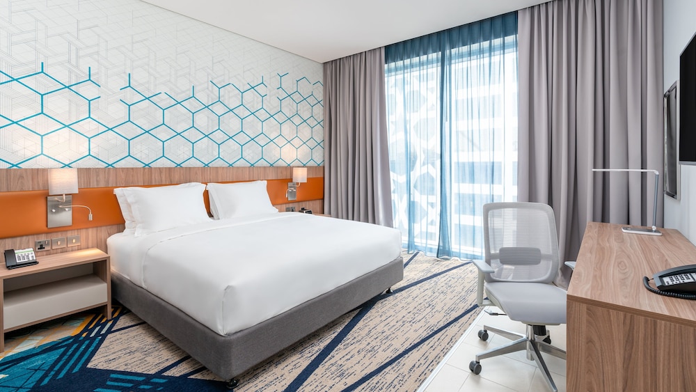 هوليداي إن آند سويتس - الجبيل(Holiday Inn & Suites Al Jubail) 14/72