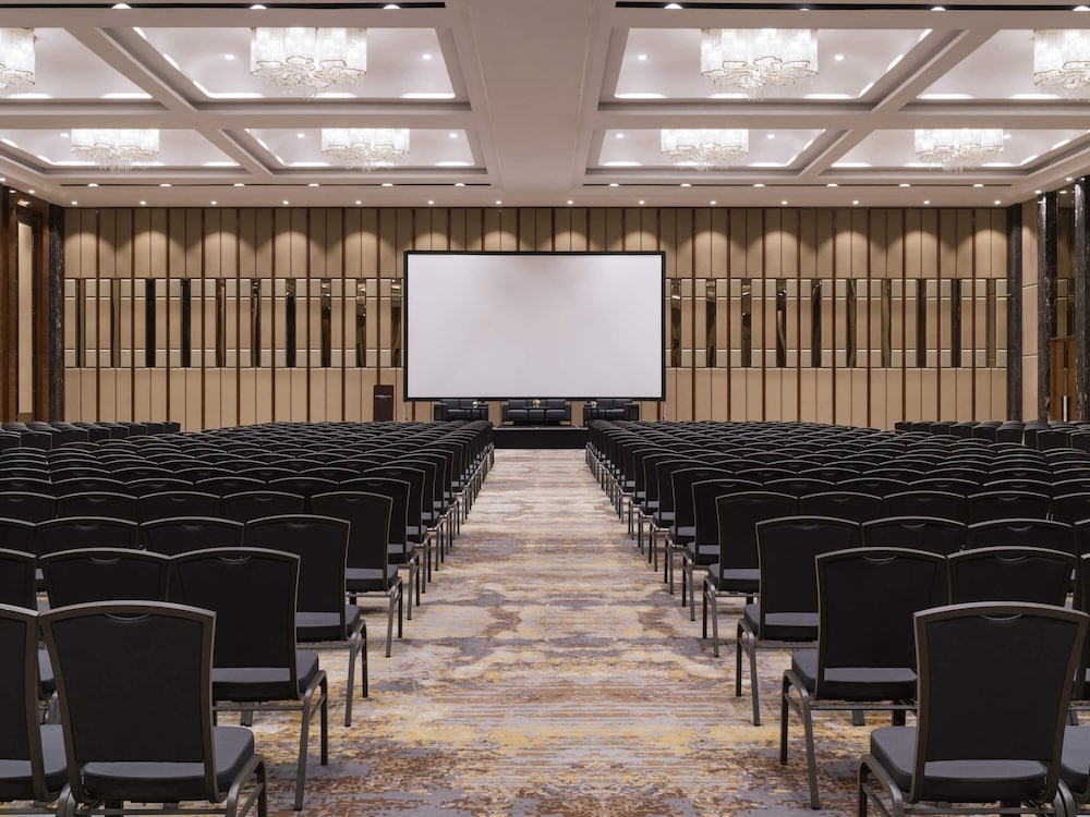 Swissotel Jakarta PIK Avenue 67/75