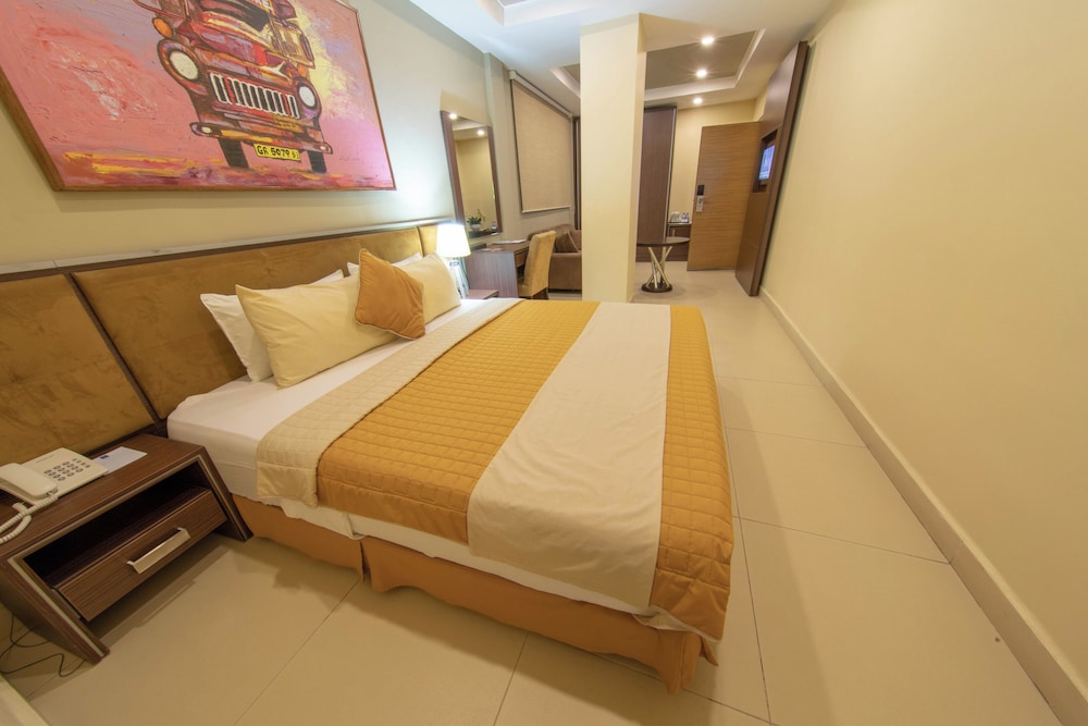 Room at FrankieS Hotel, ACCRA