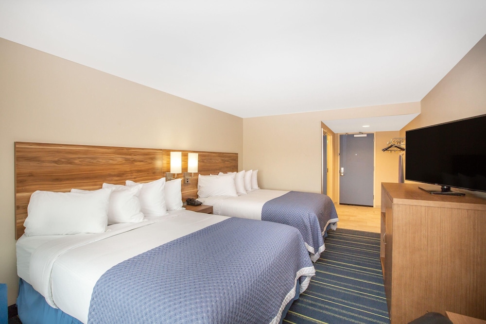 Days Inn & Suites by Wyndham Kearney 22/61