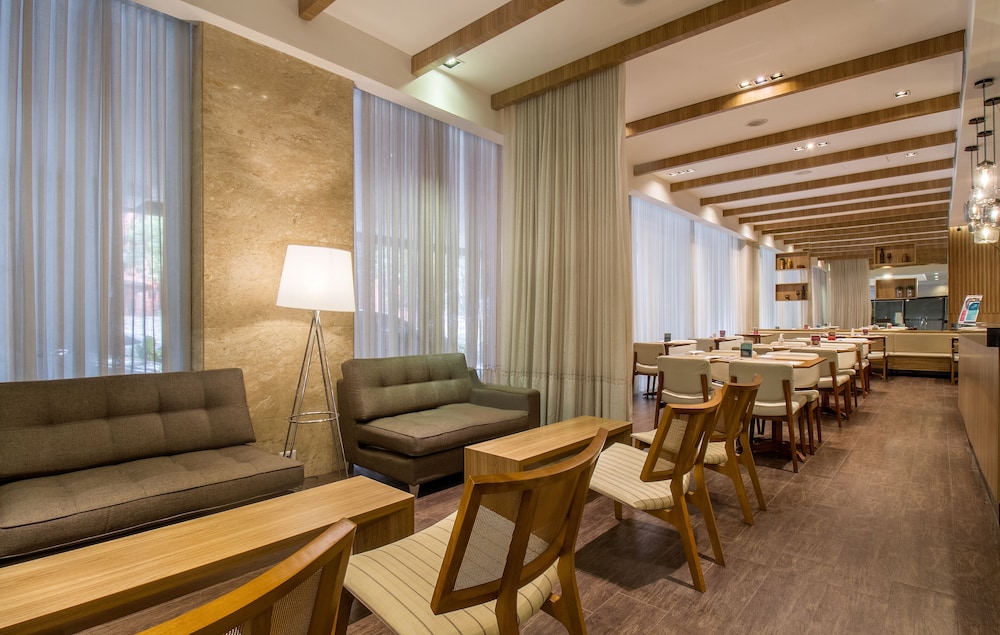Hotel Deville Business Maringa، Maringa 30/50