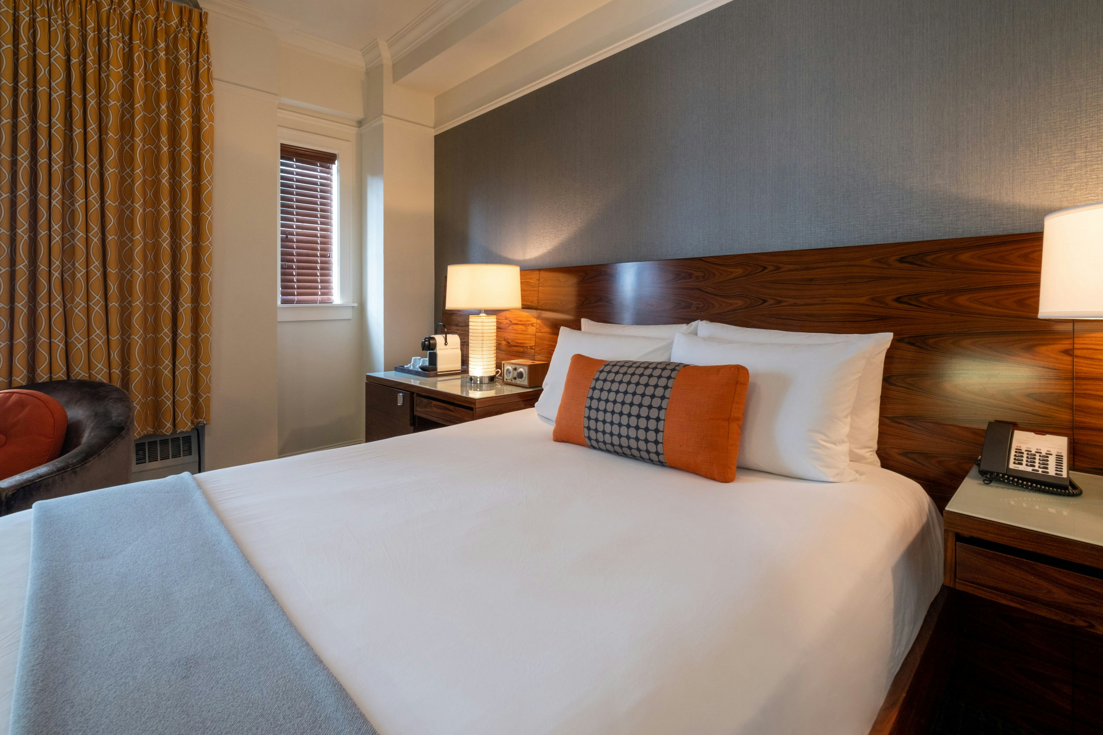 DELUXE, QUEEN BED, ACCESSIBLE