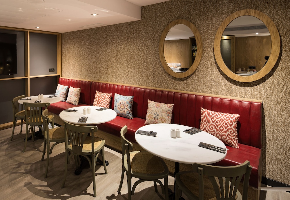Catalonia Born Hotel 59/62