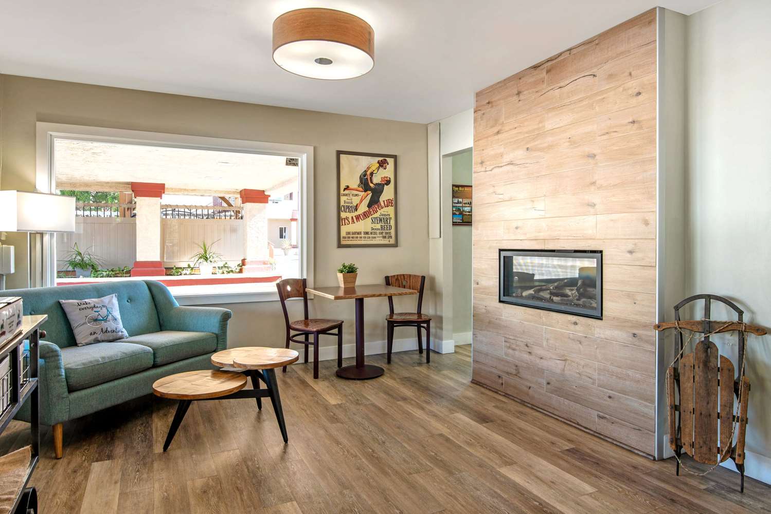 Econo Lodge Inn & Suites Durango 11/17