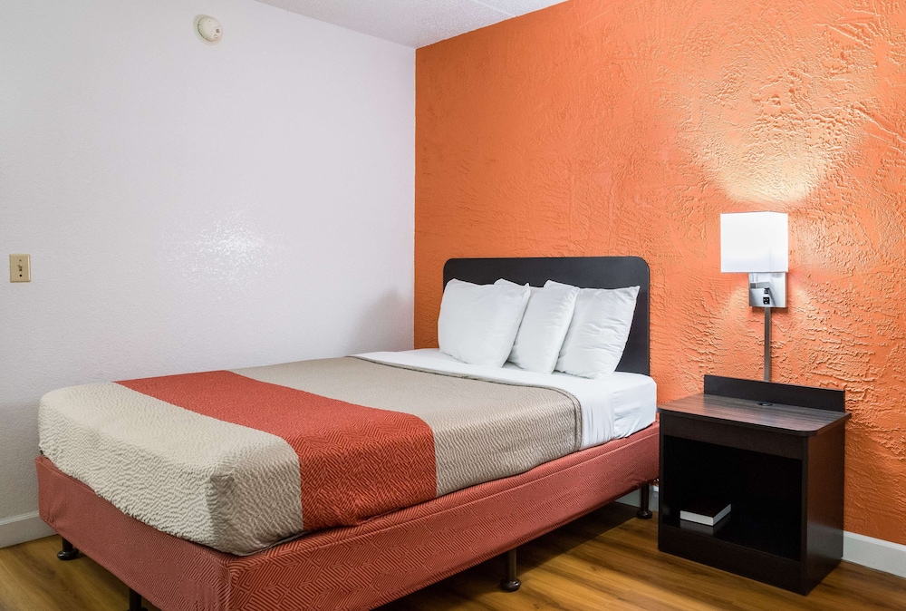 Motel6 Prospect Heights, IL 24/39