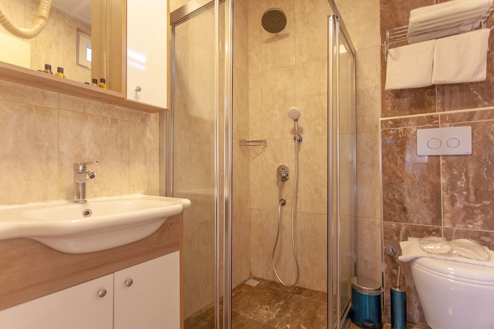 Ozmen Otel 36/44