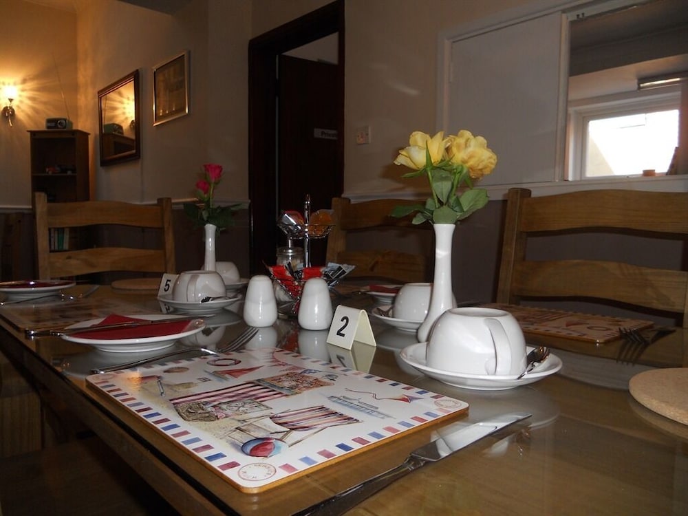 All Seasons Guest House 28/38