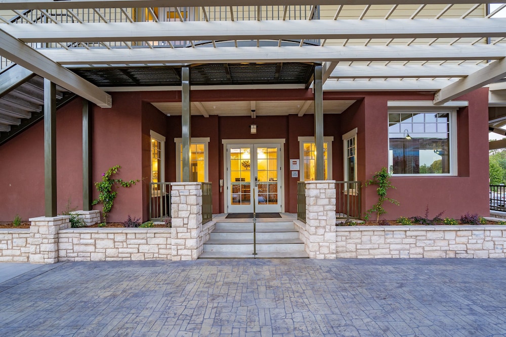 The Agrarian Hotel, BW Signature Collection in ARROYO GRANDE - CA