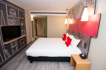 Ibis Luoyang Baolong Square Hotel 16/47