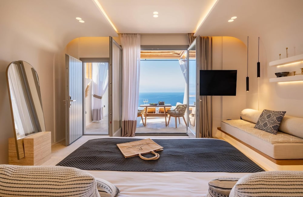 SANTO MINE OIA SUITES 12/45