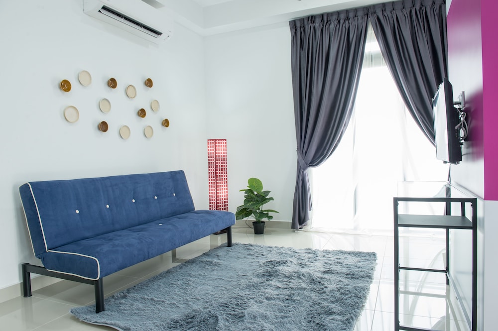 Ezzyhome @ Medini 21/38