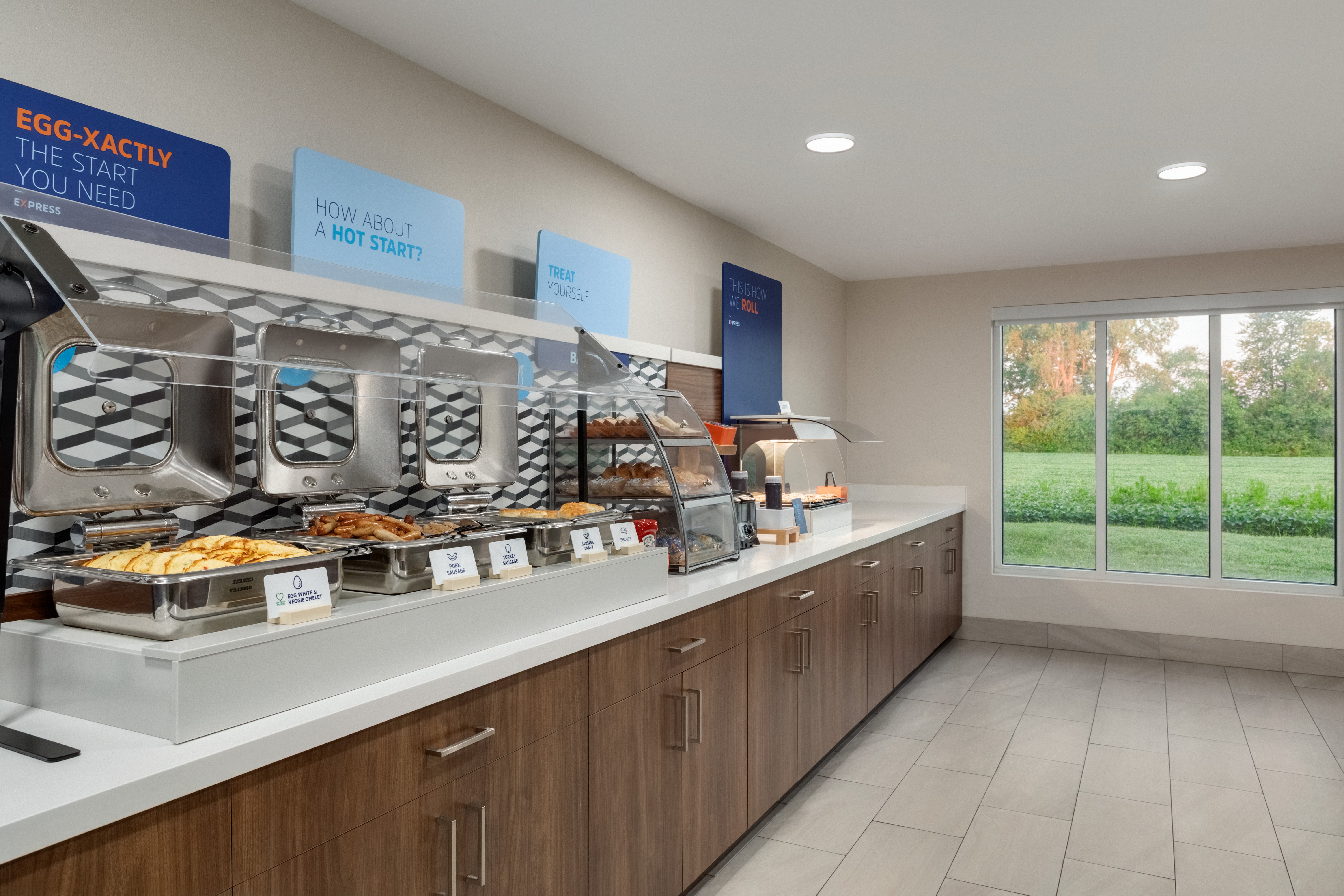 Holiday Inn Express Hotel & Suites North Fremont 15/58