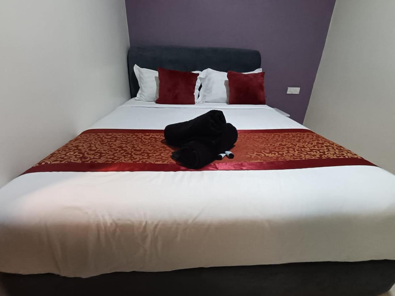 L Ferringhi Hotel 15/26