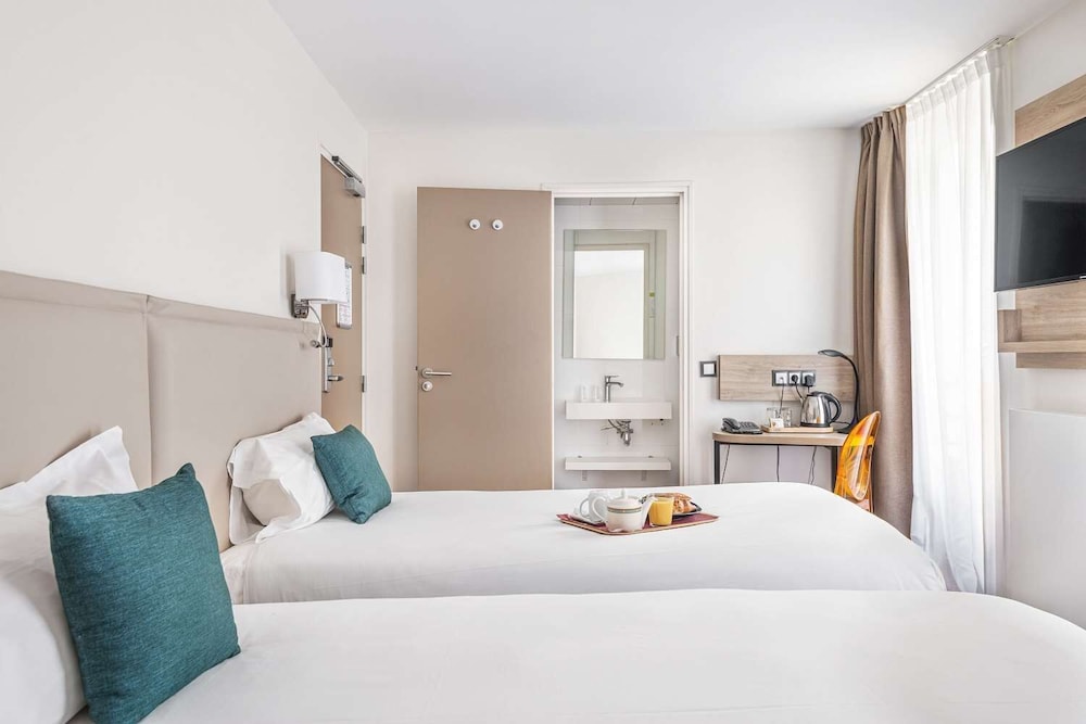 Hotel Courcelles Mederic 7/39