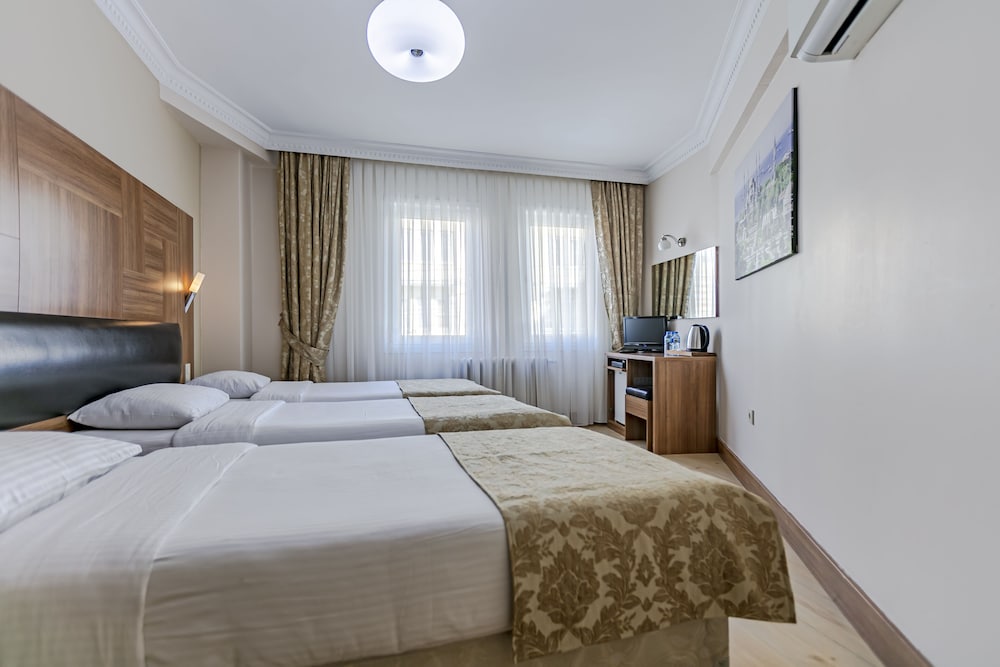 Elasophia Hotel 4/38