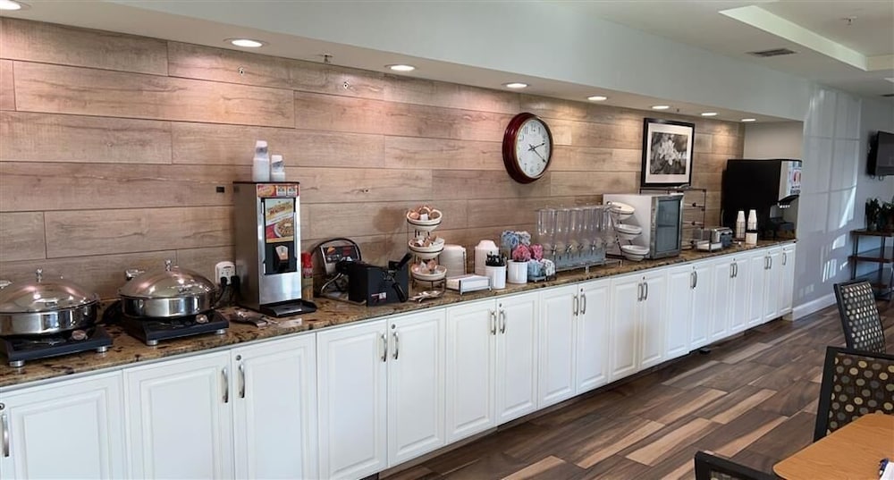 Hotel Flamingo Inn & Suites Vero Beach I-95 8/54