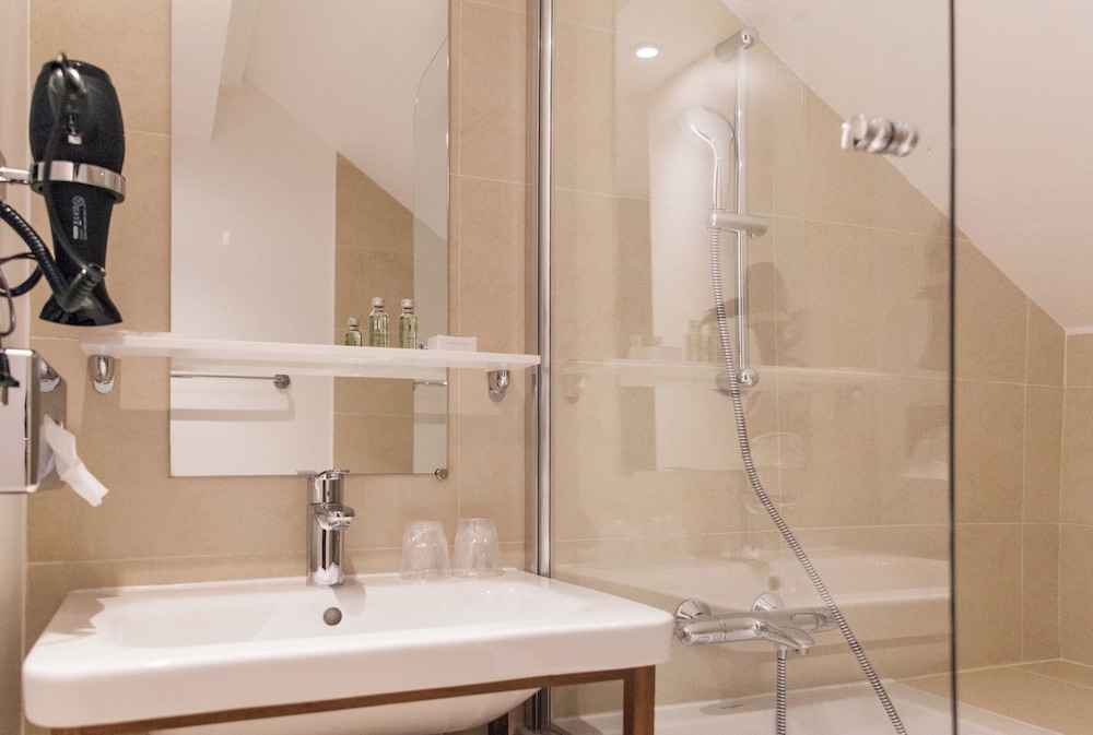 COMFORT HOTEL SIXTEEN PARIS MONTROUGE 66/67