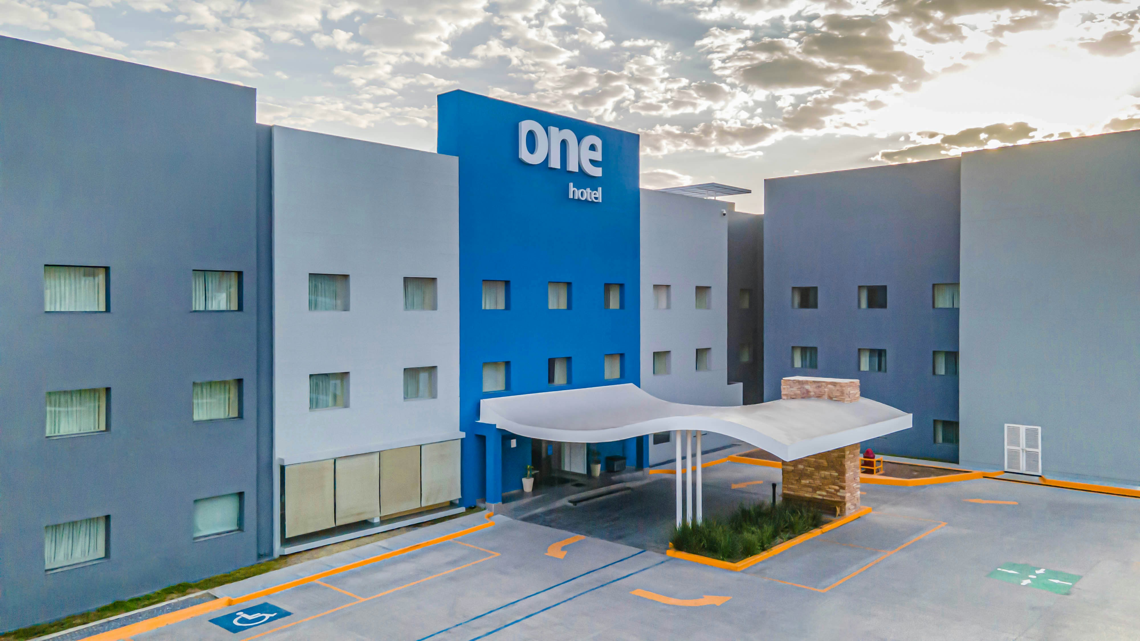 One Saltillo Aeropuerto 5/33