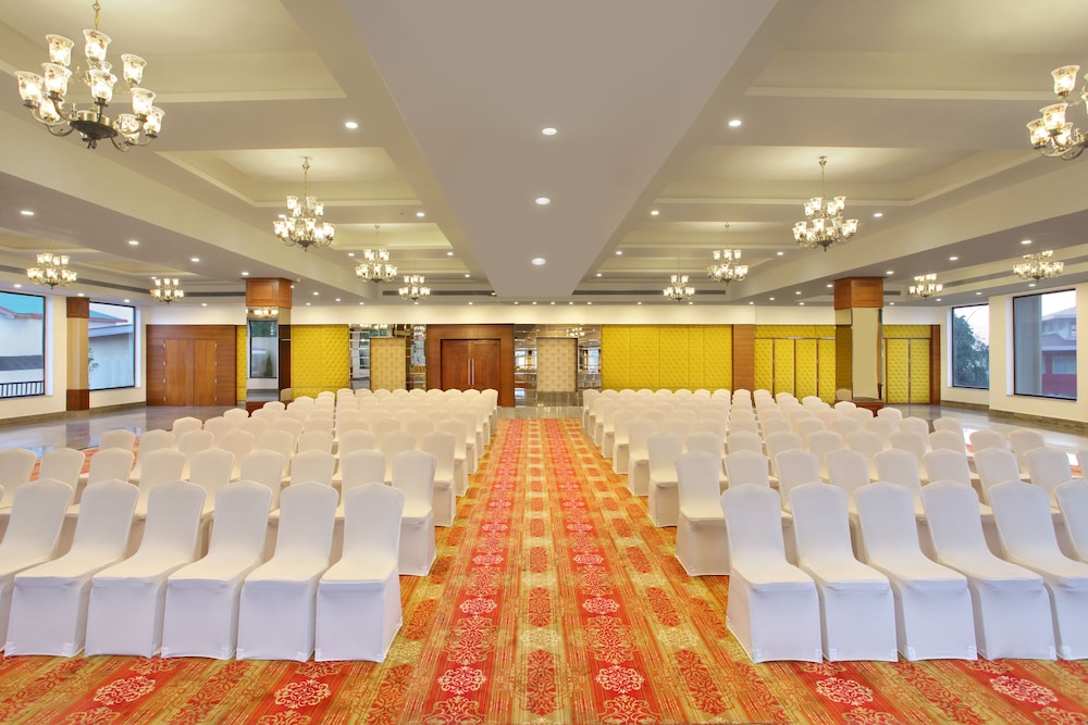 Rs Sarovar Portico 48/59