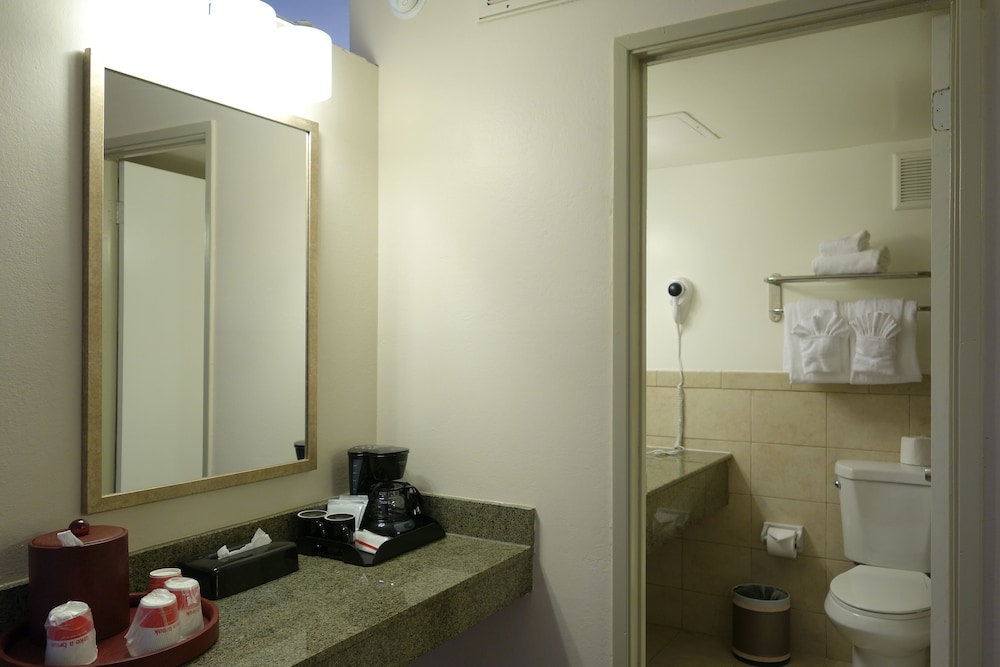 Ramada by Wyndham Sacramento 12/28