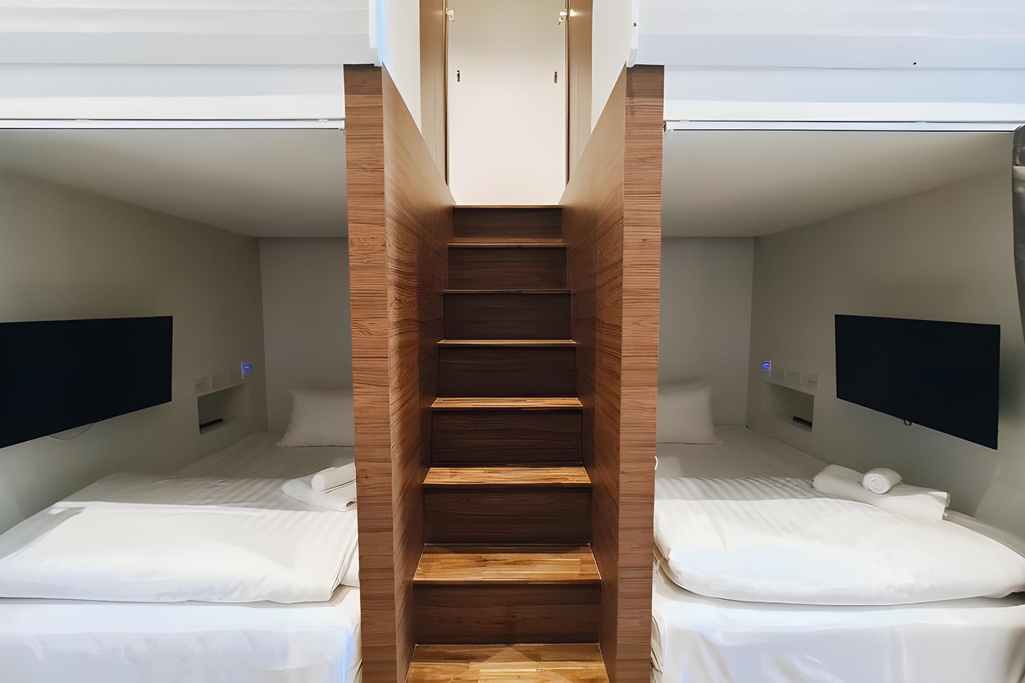 Mixed Dorm, Capsule, Luxury